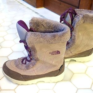 Girls North Face snow boots